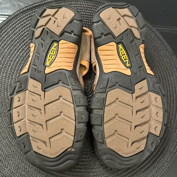 Keen Newport H2 Sandal Size 7 - Picture 6 of 6